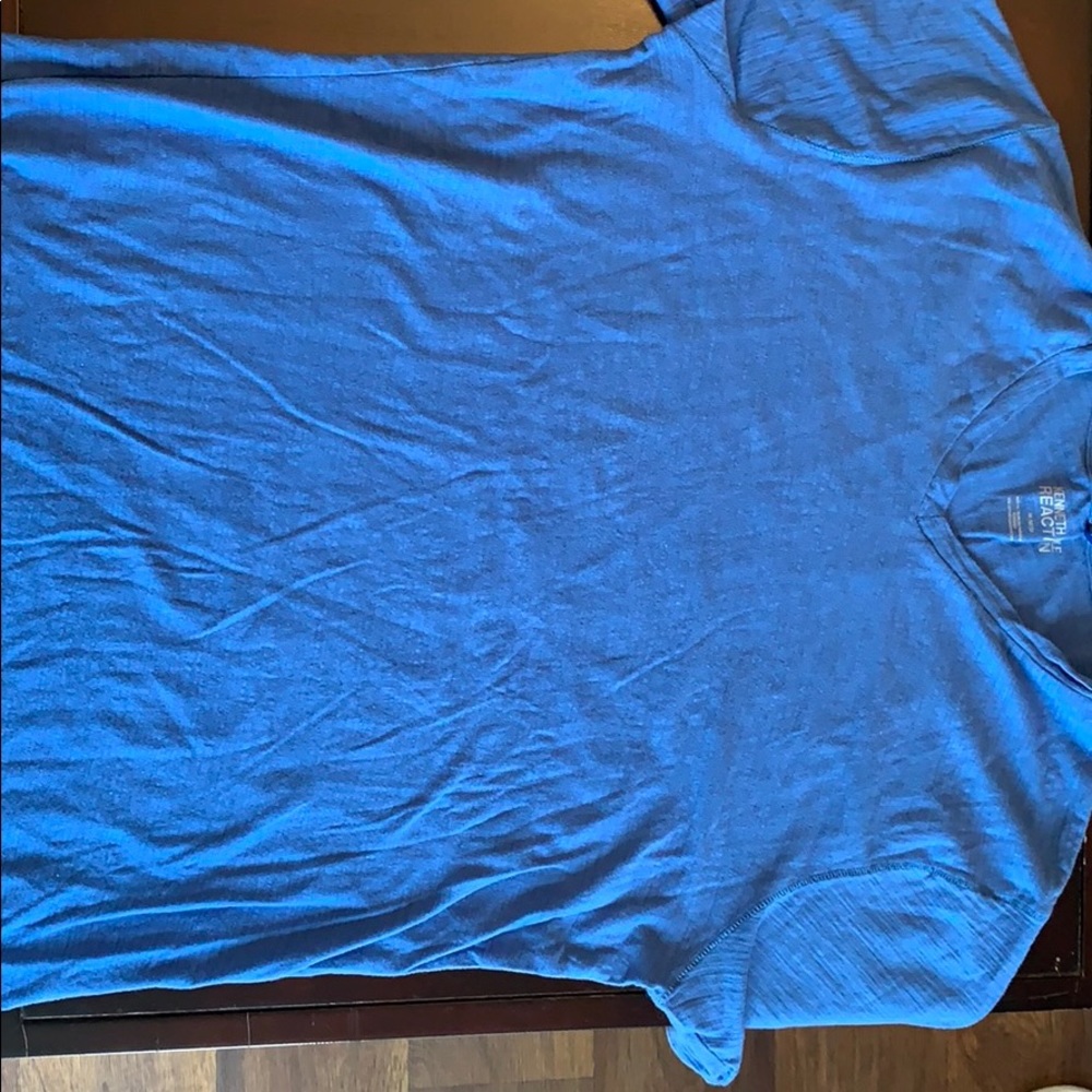 Kenneth Cole Reaction Blue V Neck Tee